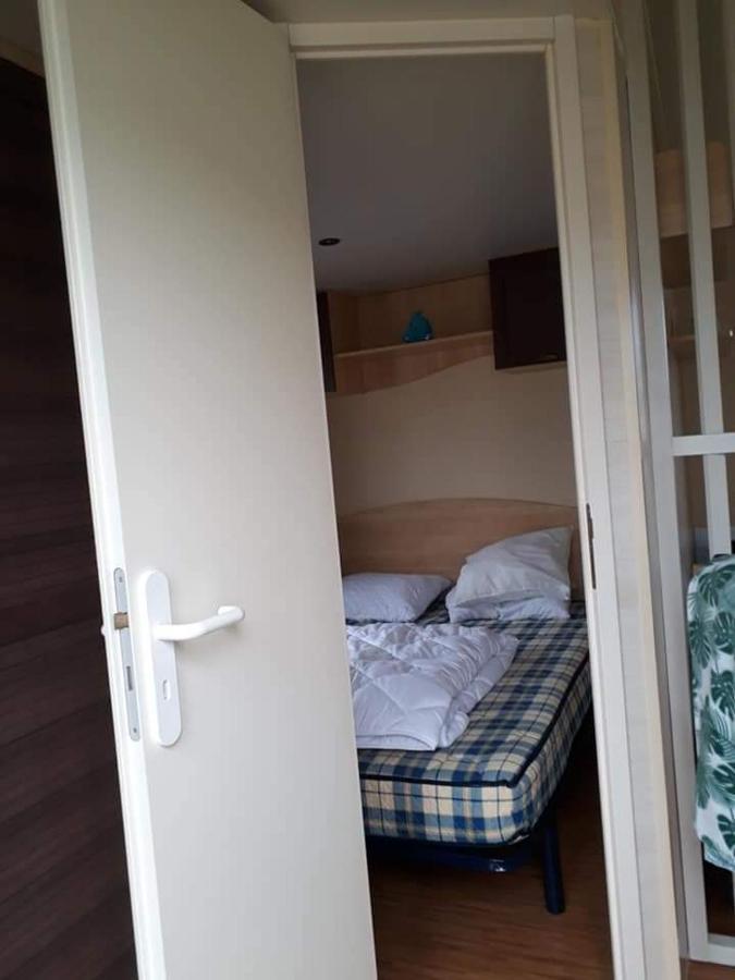 Stacaravan 4Pers In Bredene Met Eigen Tuintje 2449 Exterior foto