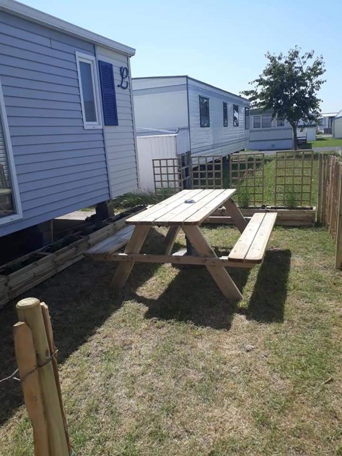 Stacaravan 4Pers In Bredene Met Eigen Tuintje 2449 Exterior foto