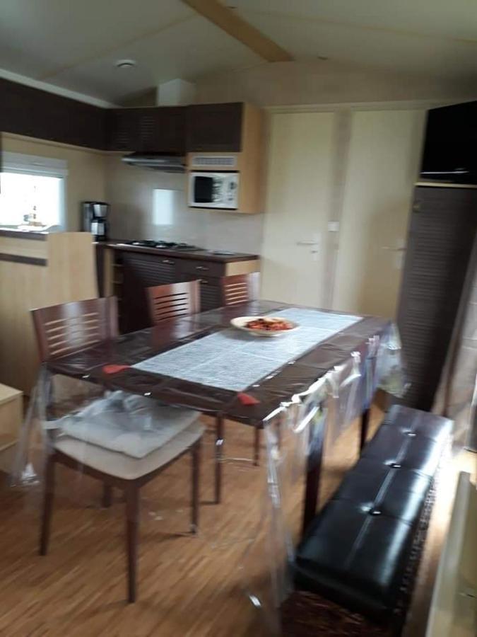 Stacaravan 4Pers In Bredene Met Eigen Tuintje 2449 Exterior foto